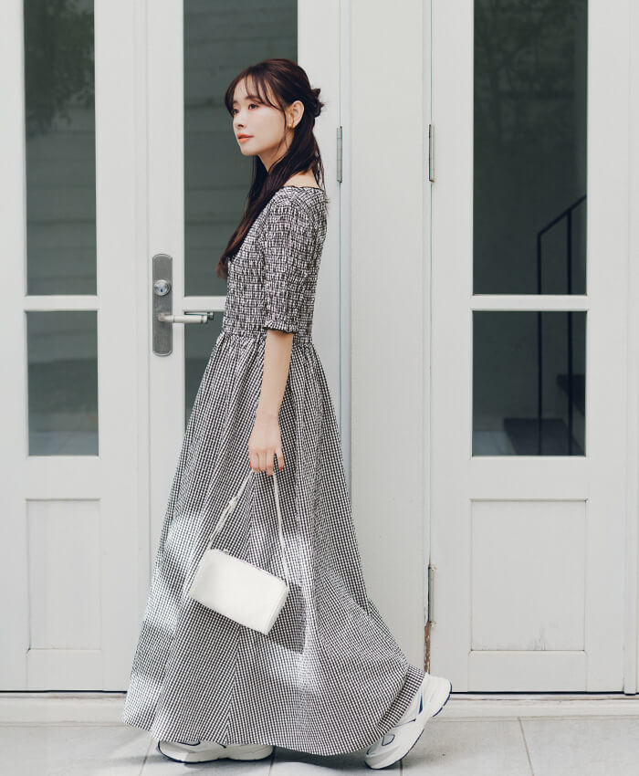 赤埴奈津子　ティティベイト コラボ シャーリングハーフスリーブワンピース ブラック 着用コーデ