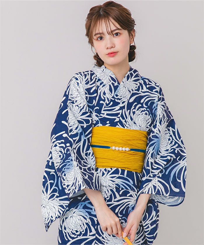 まろん✳︎新品未使用日本古来の古典柄流水に乱菊が凛としてカッコいい注染浴衣 浴衣 乱菊 白 紺 花柄 木綿 古典柄 大人 上品 30代 40代 50代