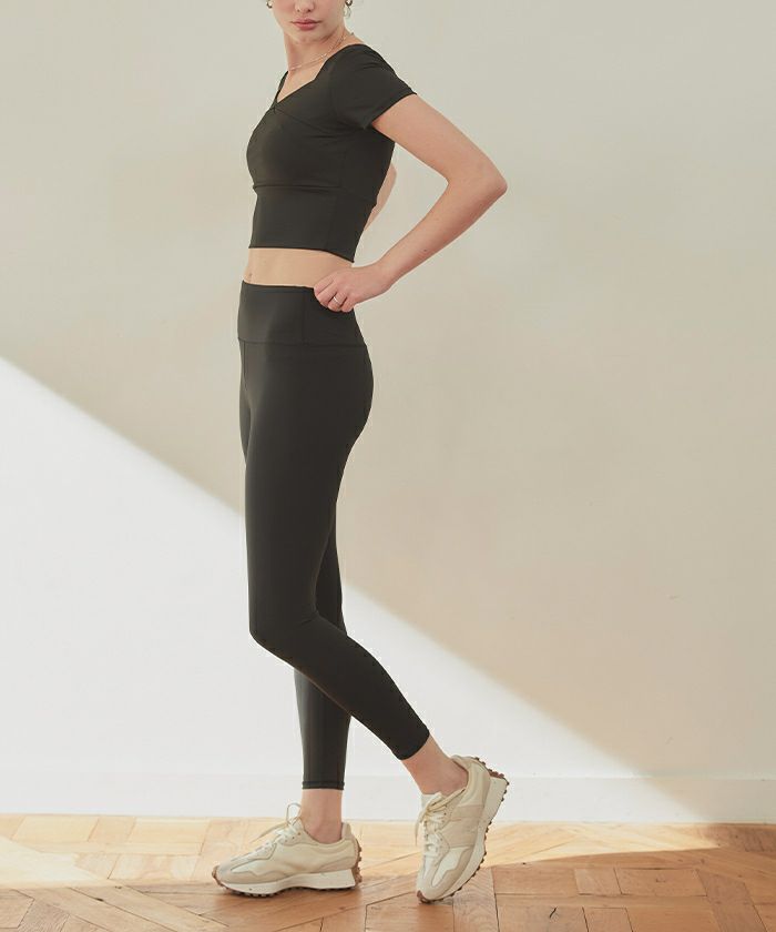 ラインデザイン半袖ヨガウェアセットアップ【SEADRESS