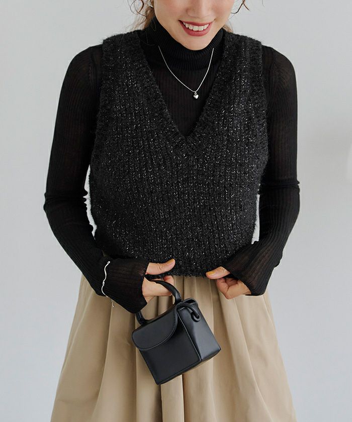 ★美品★TODAYFUL ショートベスト　ブラック TODAYFUL（トゥデイフル）の「キルティングショートベスト