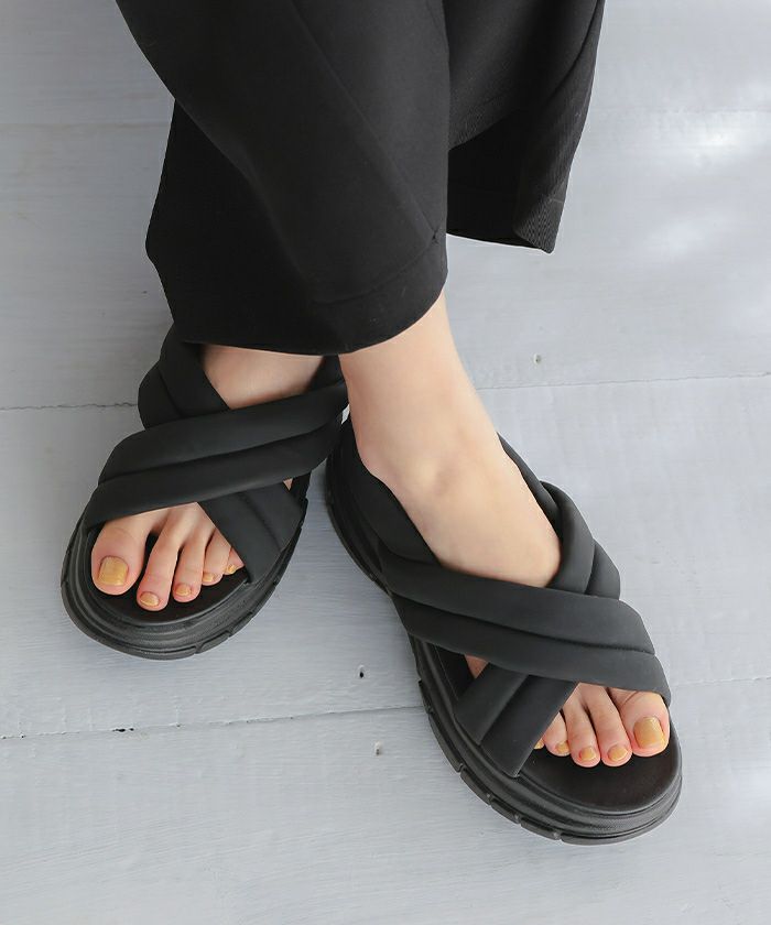 クロスパデットサンダル | titivate