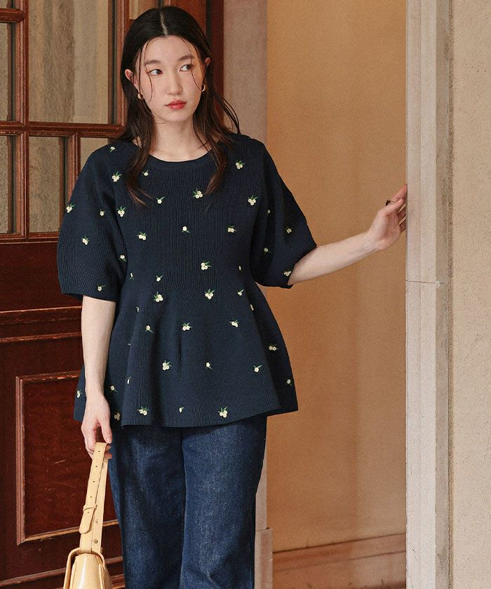 フラワー刺繍ペプラムニットトップス | titivate