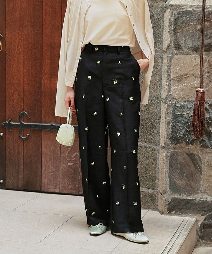 パンツ 67 フラワー刺繍ストレートパンツ | titivate