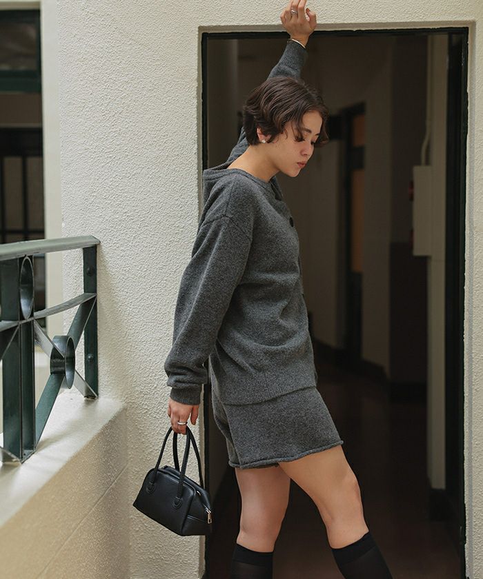 【M・黒】OVY - クルーネックニットカーディガン M・黒】OVY - クルーネックニットカーディガン