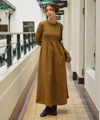 ヘンリーネックデザインニットワンピース | titivate